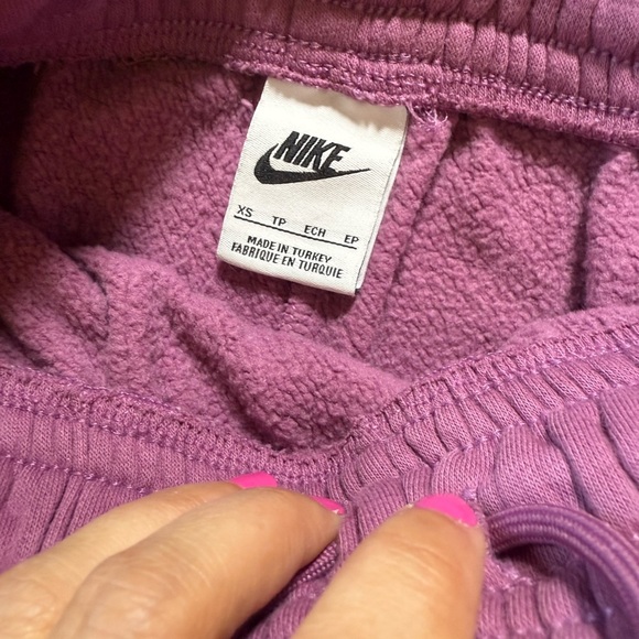 Nike XS Purple Fleece Sweat Shorts Basketball Graphic Drawstring Waist - Picture 2 of 3